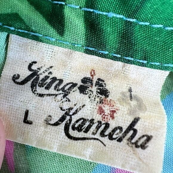 Vintage King Kameha Tropical Hibiscus and Pineapple Print Hawaiian Shirt - Picture 5 of 8